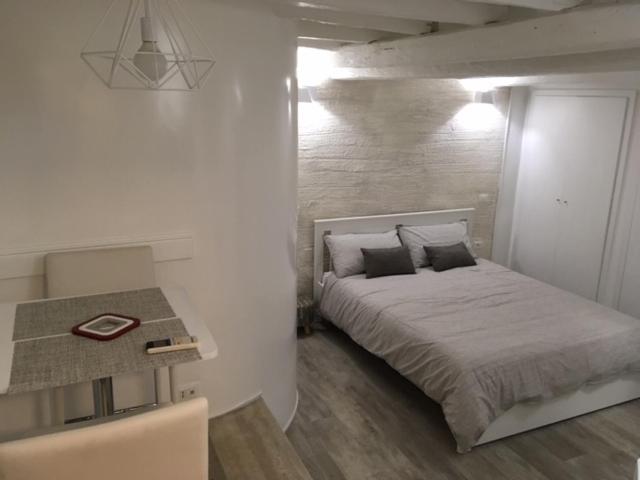 Enchanting In Trastevere Apartment *