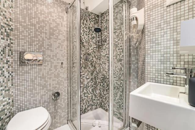 Enchanting In Trastevere Apartment *